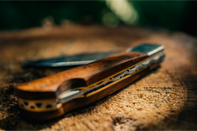 Damascus Walnut Pocket Knife VG 106